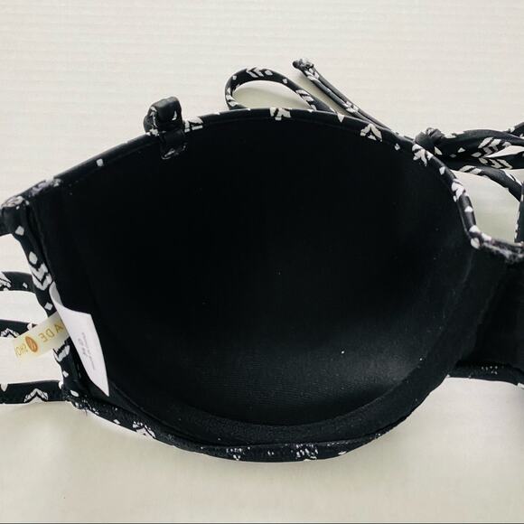 Shade & Shore | Halter push-up Bikini Top 34D - Picture 4 of 9